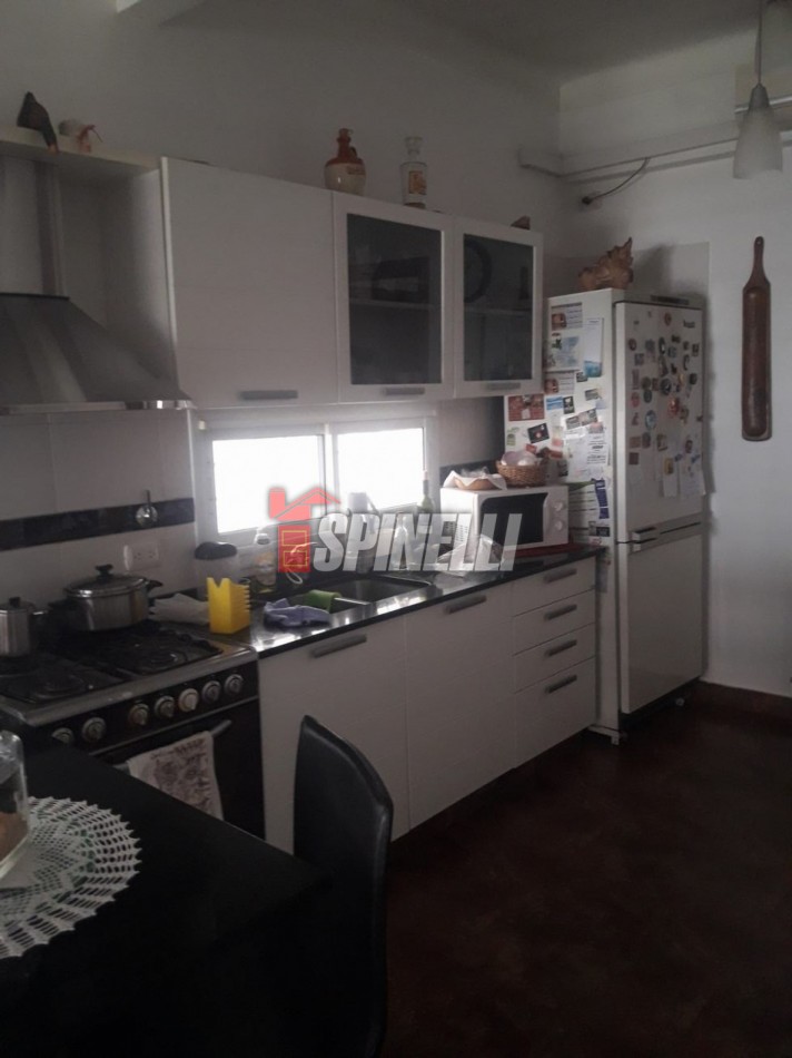 Chalet en venta de tres ambientes en Barrio Guemes