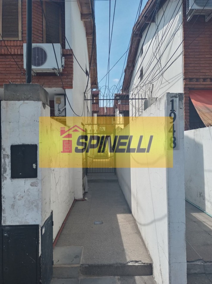 Duplex Apto Credito en venta de dos ambientes en Villa Luzuriaga