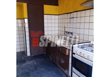 Departamento de cuatro ambientes en venta en Ramos Mejia