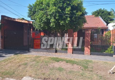 Venta de casa de cinco ambientes en Haedo Norte Apto Credito