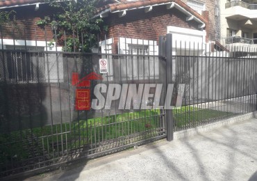 Chalet en venta de tres ambientes en Barrio Guemes