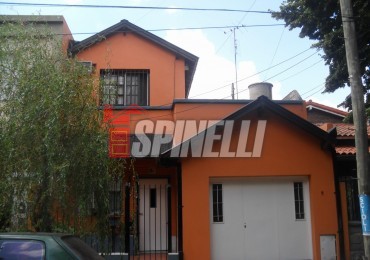 Casa de cuatro ambientes en venta en Haedo Sur Apto Credito