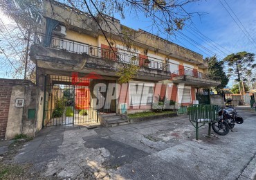 Duplex de cuatro ambientes en venta en Moron Sur